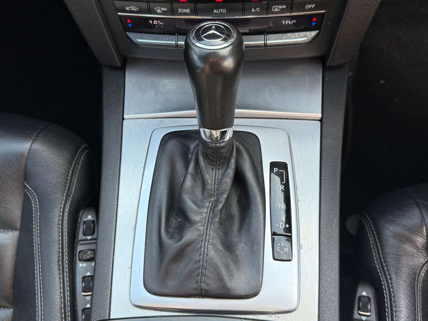 Used Mercedes-Benz E Class 2010 for sale - 77721660: Photo 45