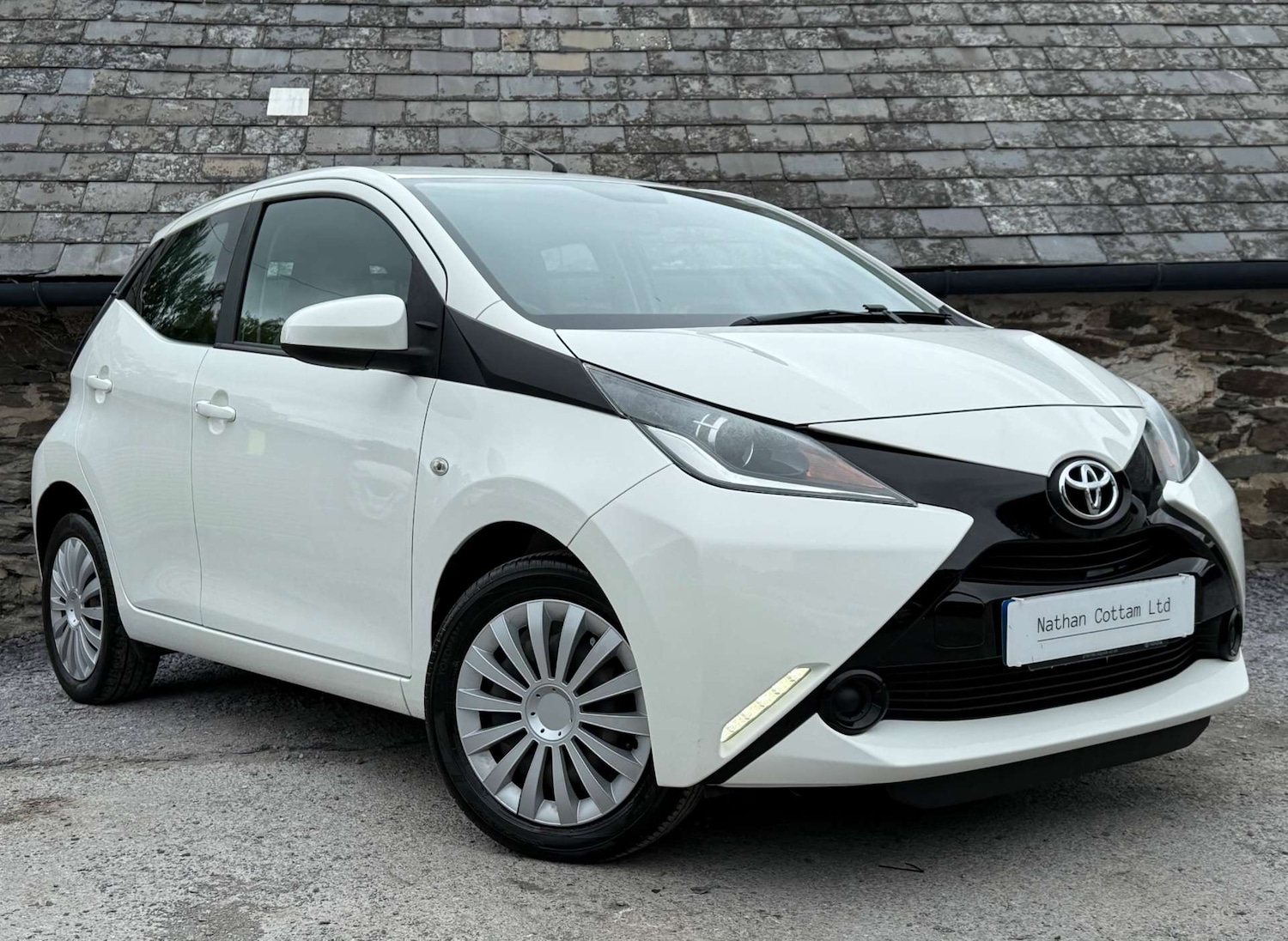 Used Toyota AYGO 2016 for sale - 76363851: Photo 1
