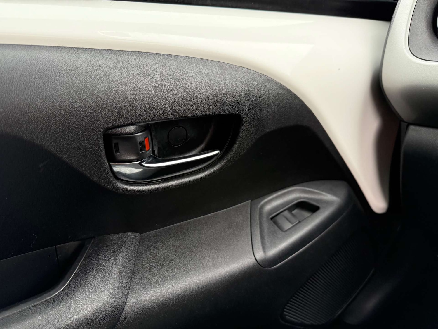 Used Toyota AYGO 2016 for sale - 76363851: Photo 48