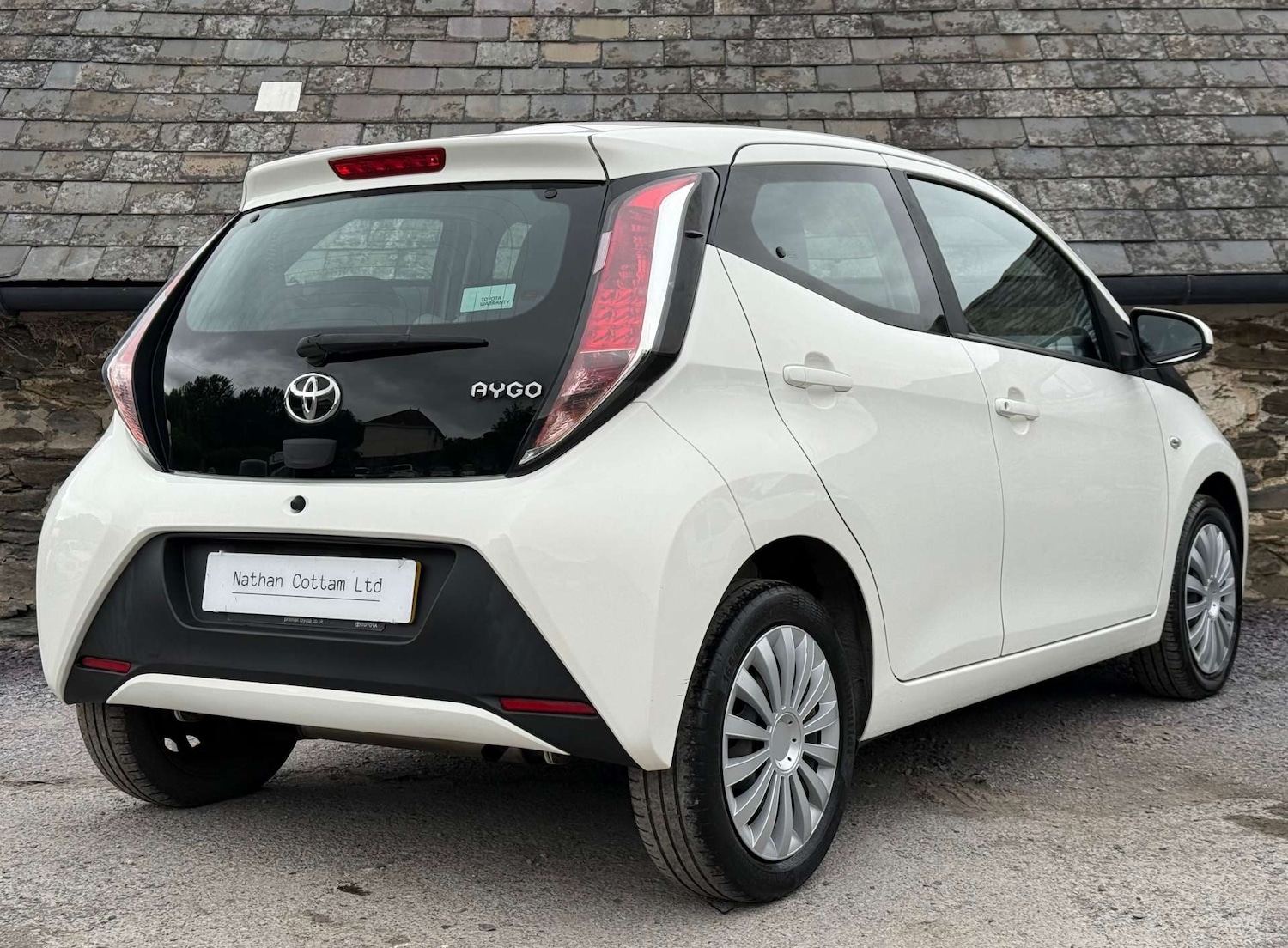 Used Toyota AYGO 2016 for sale - 76363851: Photo 8