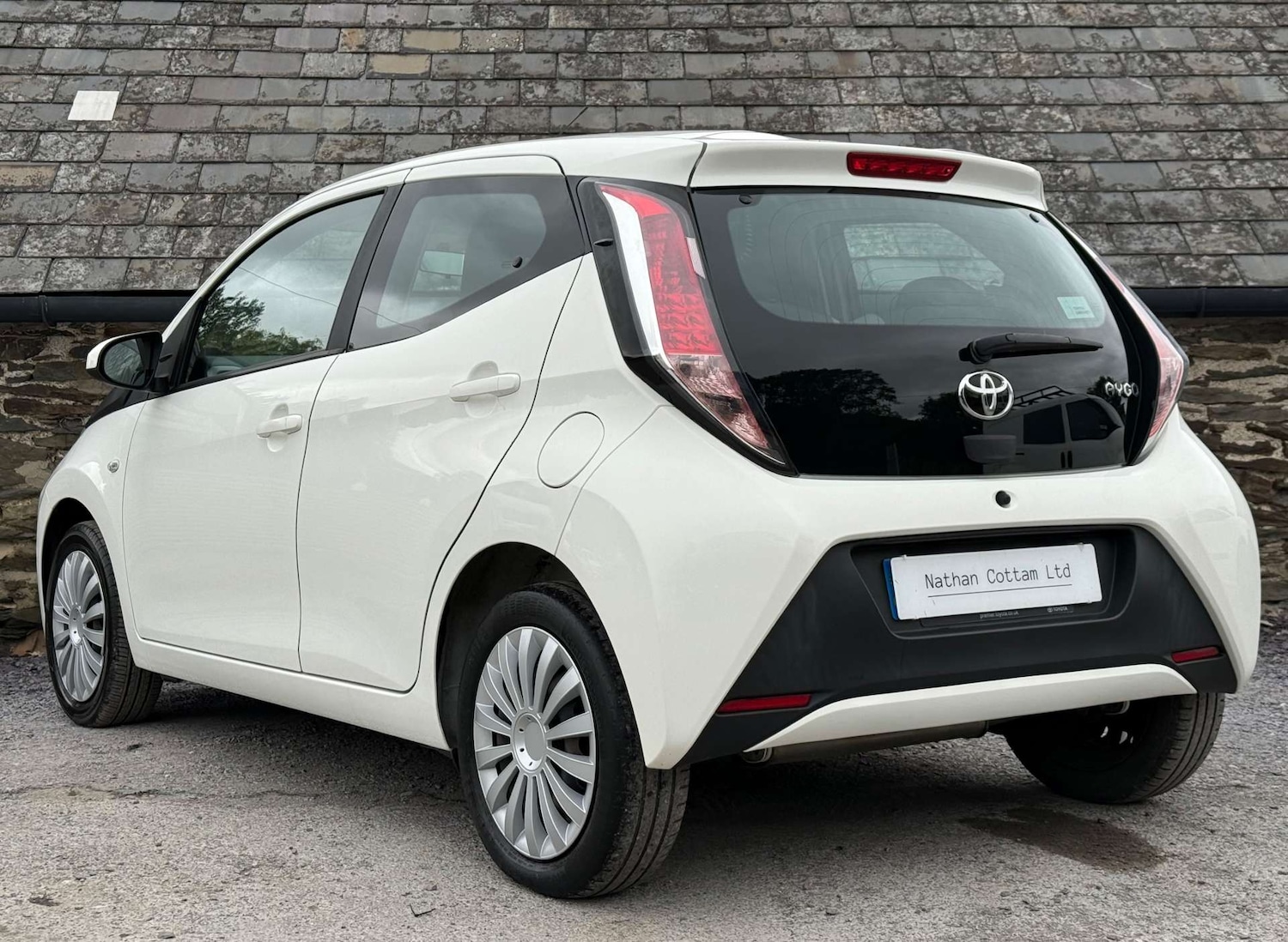 Used Toyota AYGO 2016 for sale - 76363851: Photo 9