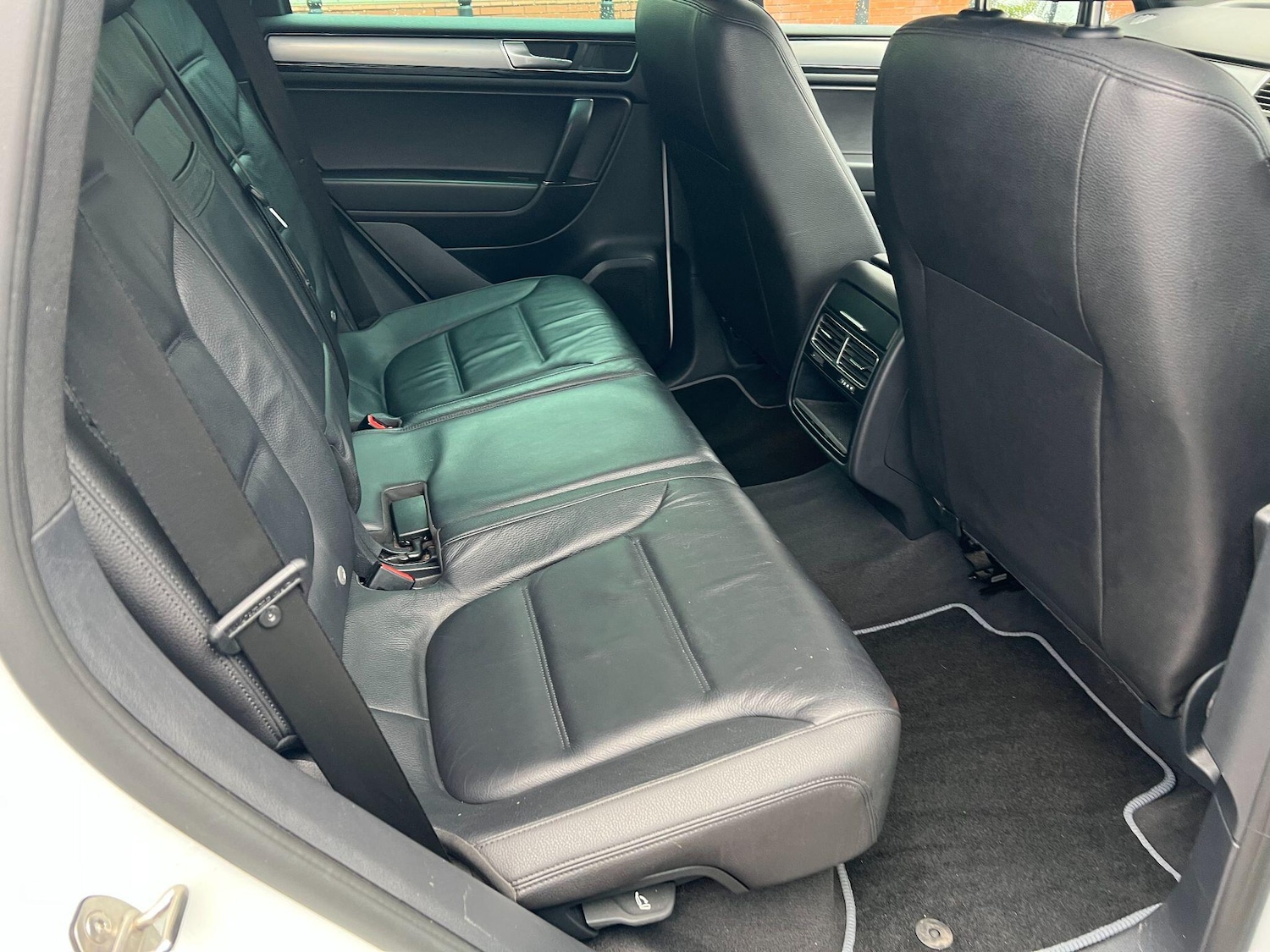 Used Volkswagen Touareg 2016 for sale - 76561289: Photo 12