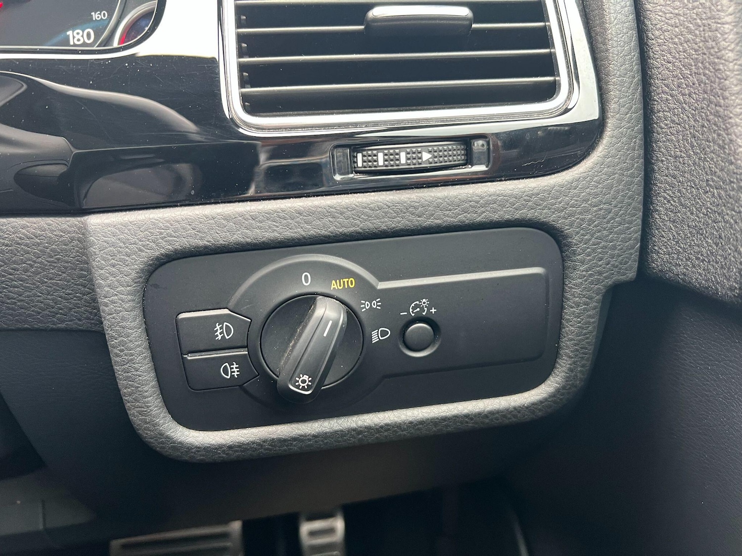 Used Volkswagen Touareg 2016 for sale - 76561289: Photo 16