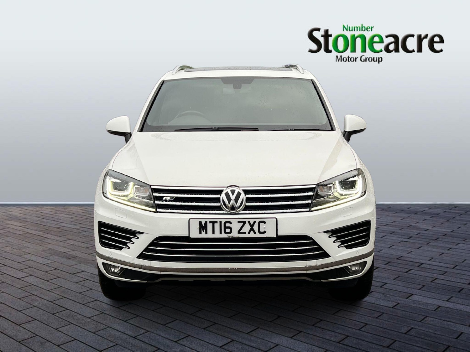 Used Volkswagen Touareg 2016 for sale - 76561289: Photo 2