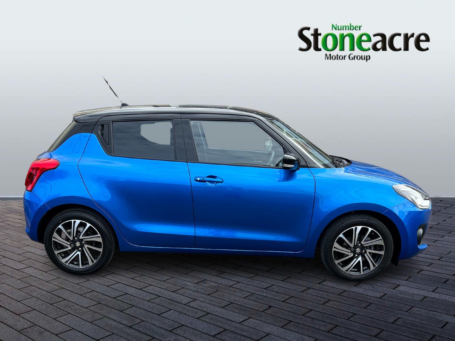 Used Suzuki Swift 2023 for sale - 77738131: Photo 2