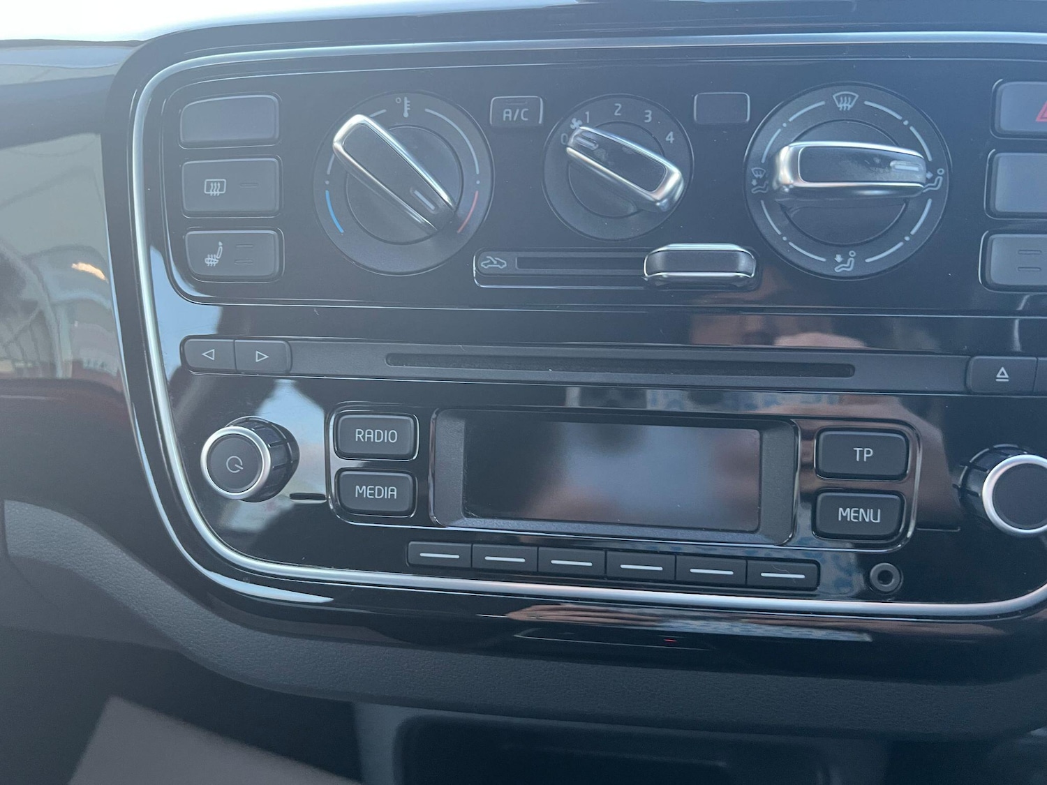 Used Volkswagen up! 2014 for sale - 77132056: Photo 15