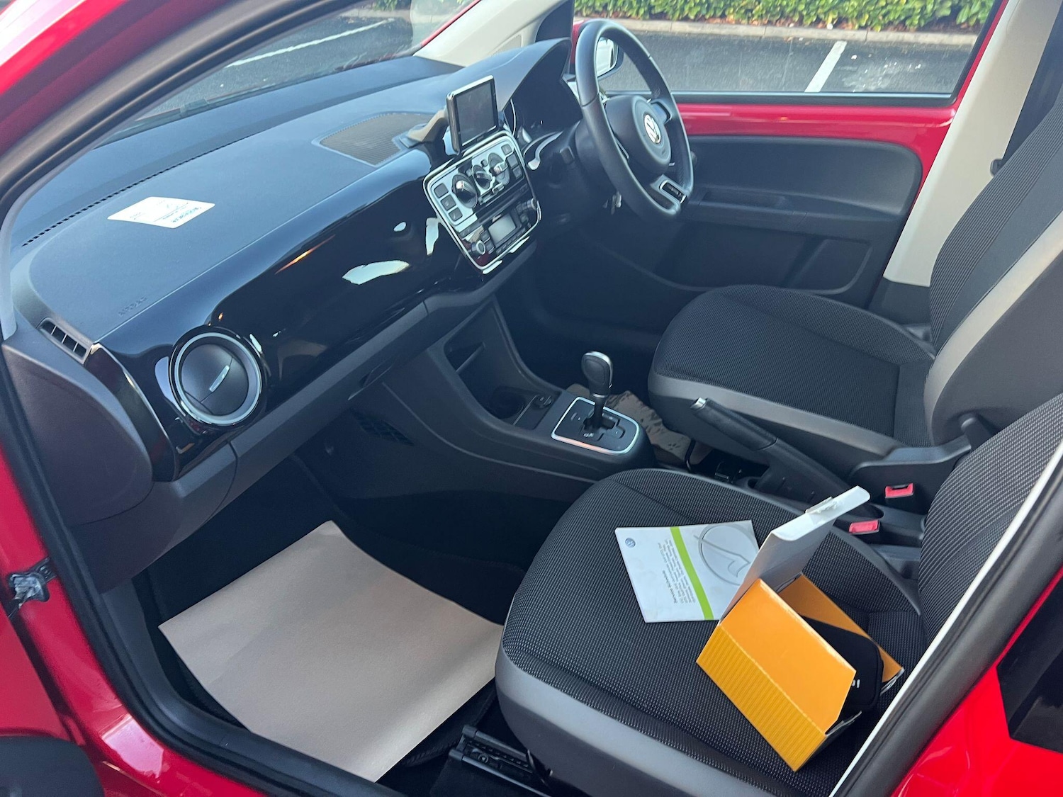 Used Volkswagen up! 2014 for sale - 77132056: Photo 31