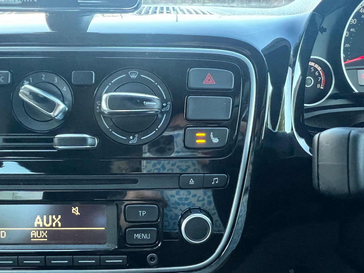 Used Volkswagen up! 2014 for sale - 77132056: Photo 34