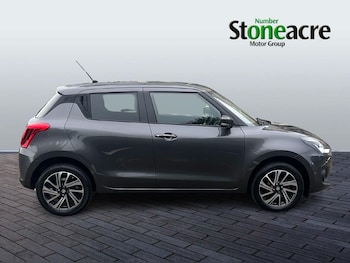 Used Suzuki Swift 2022 for sale - 75532180: Photo