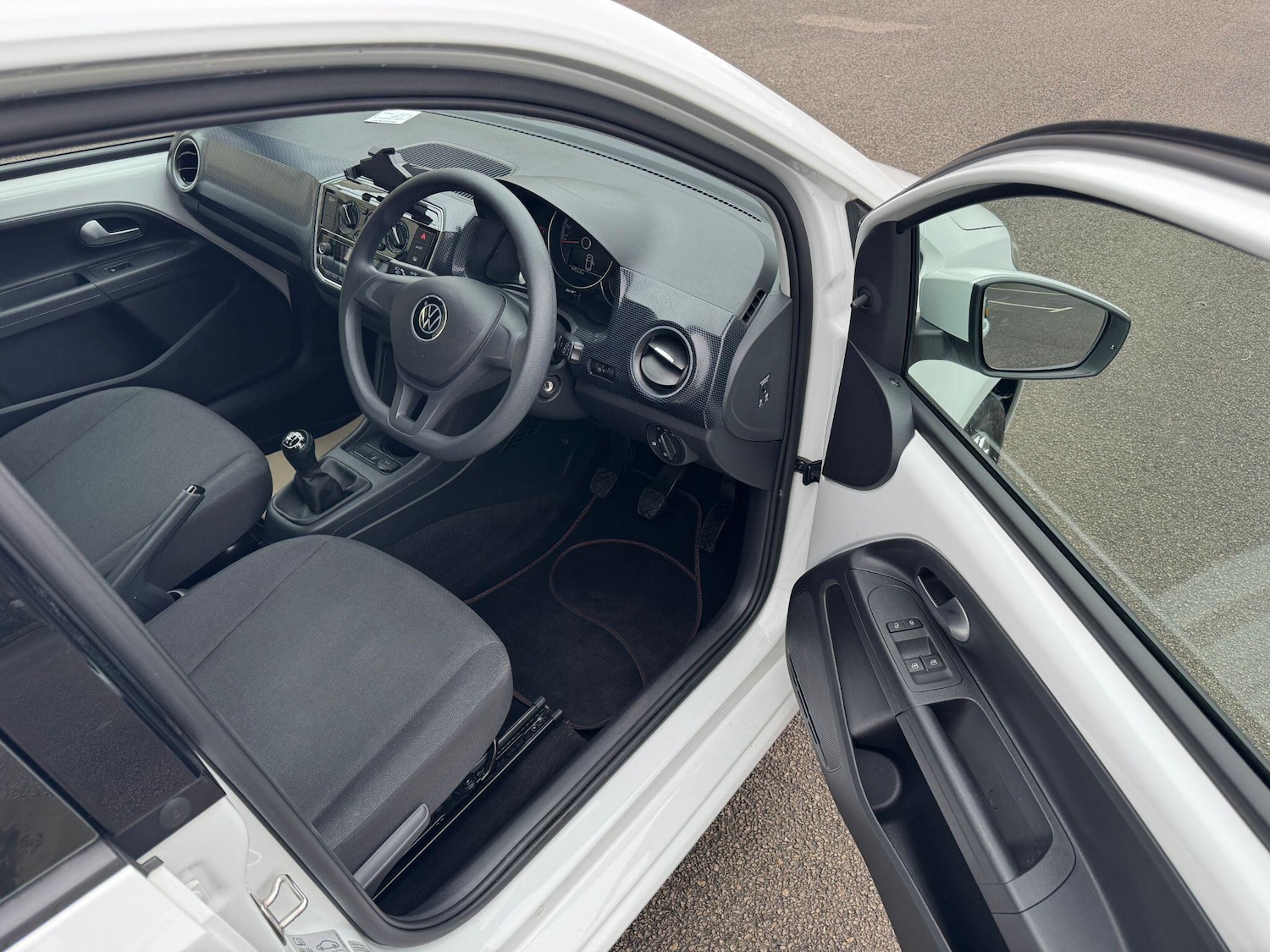 Used Volkswagen up! 2023 for sale - 77156768: Photo 11