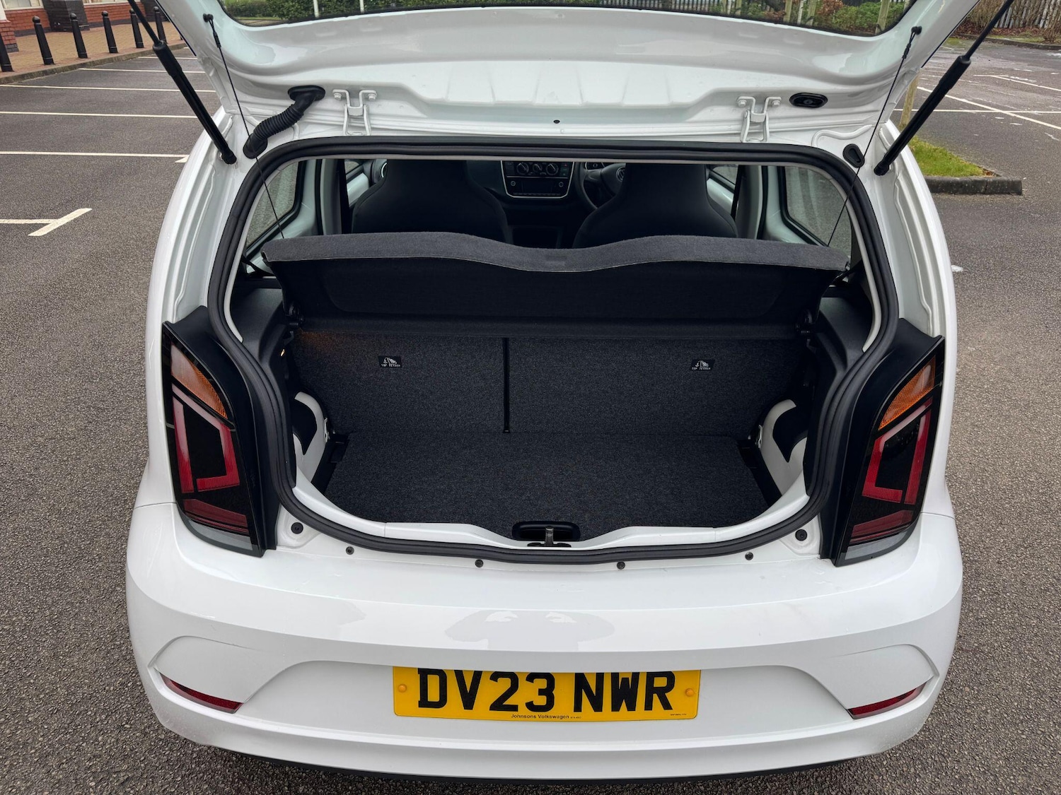 Used Volkswagen up! 2023 for sale - 77156768: Photo 17