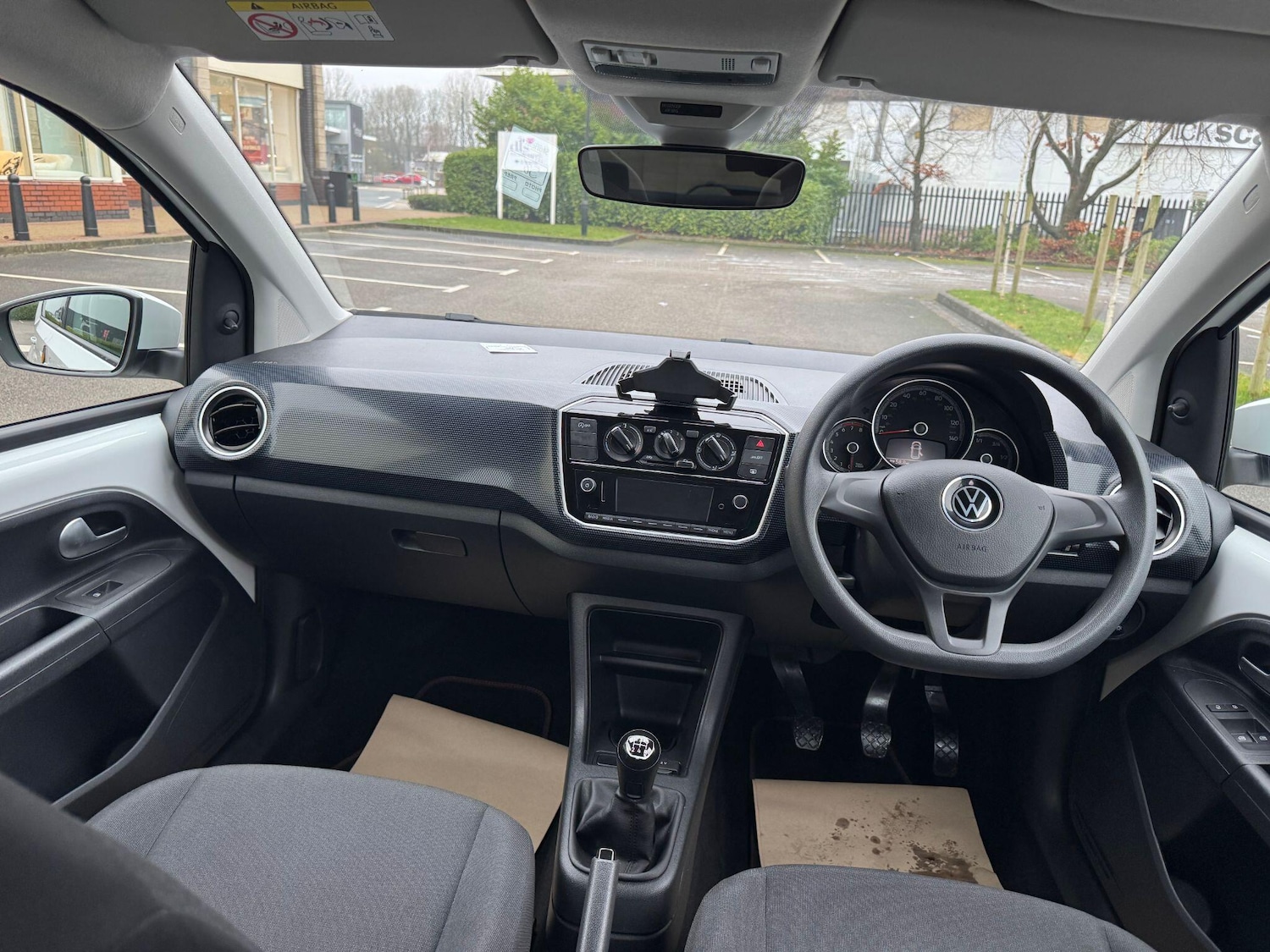 Used Volkswagen up! 2023 for sale - 77156768: Photo 9