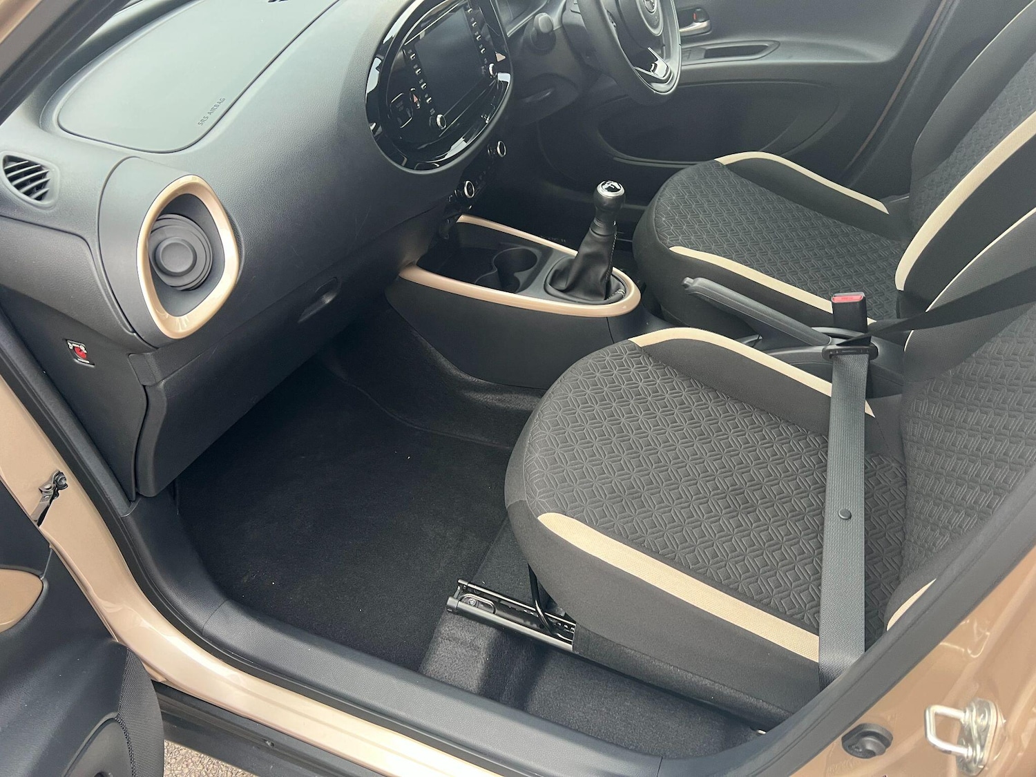 Used Toyota Aygo X 2022 for sale - 77131368: Photo 11