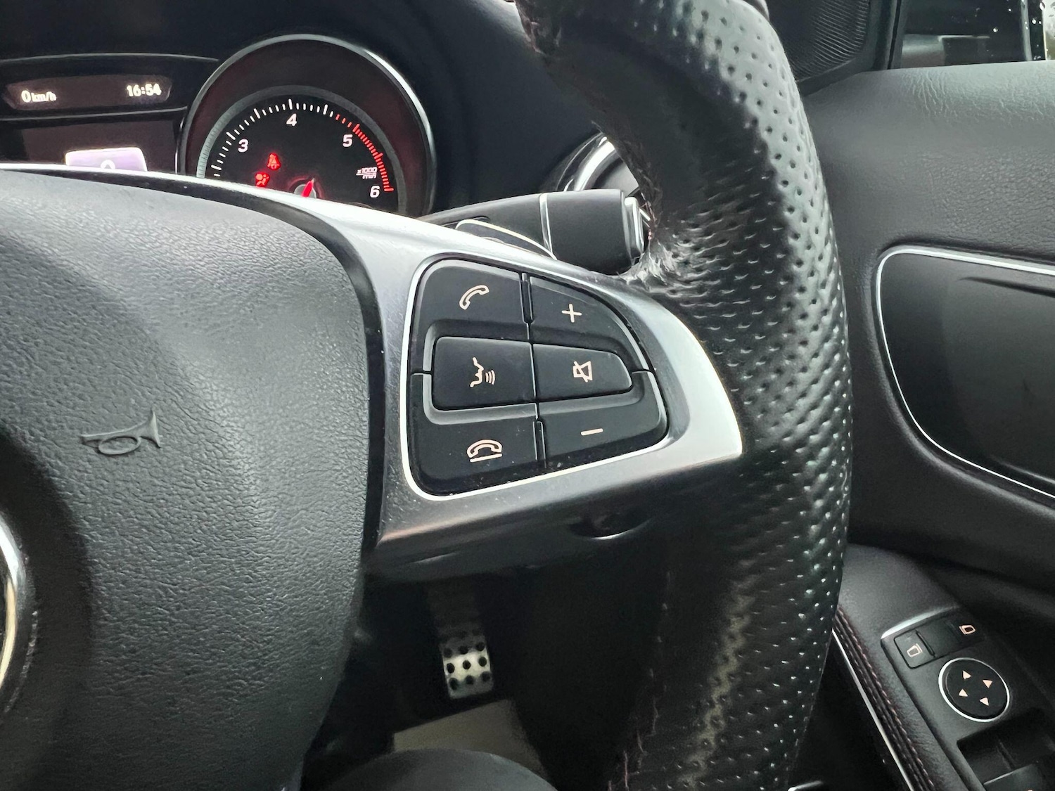 Used Mercedes-Benz GLA 2018 for sale - 77908793: Photo 17