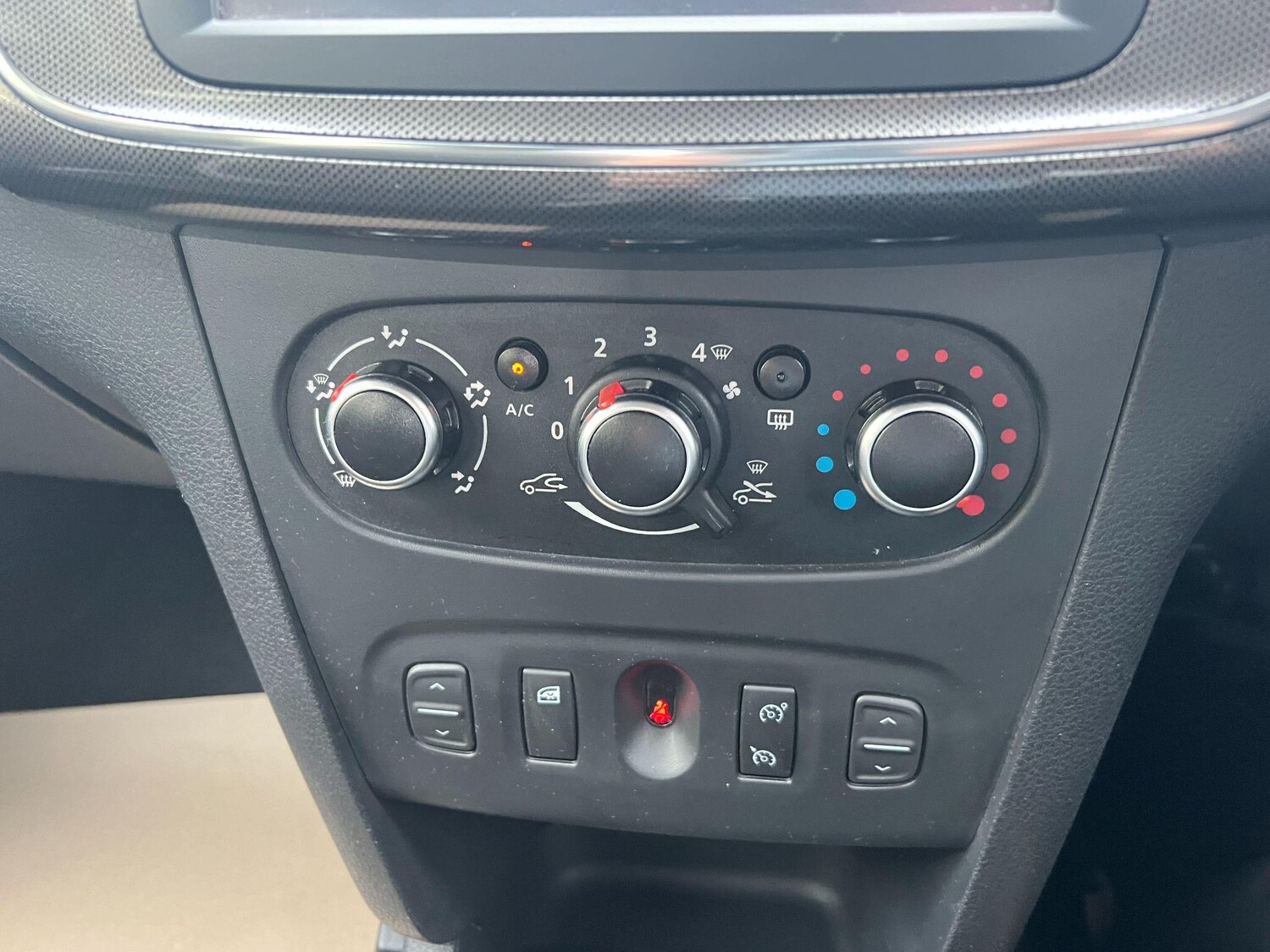 Used Dacia Sandero for sale - 77510952: Photo 12