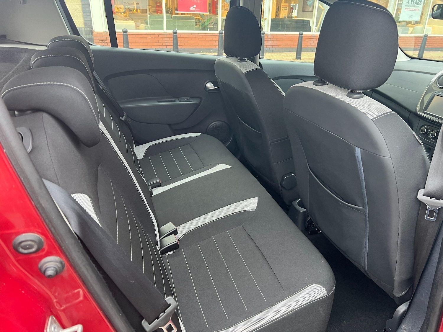 Used Dacia Sandero Stepway 2017 for sale - 77411437: Photo 10