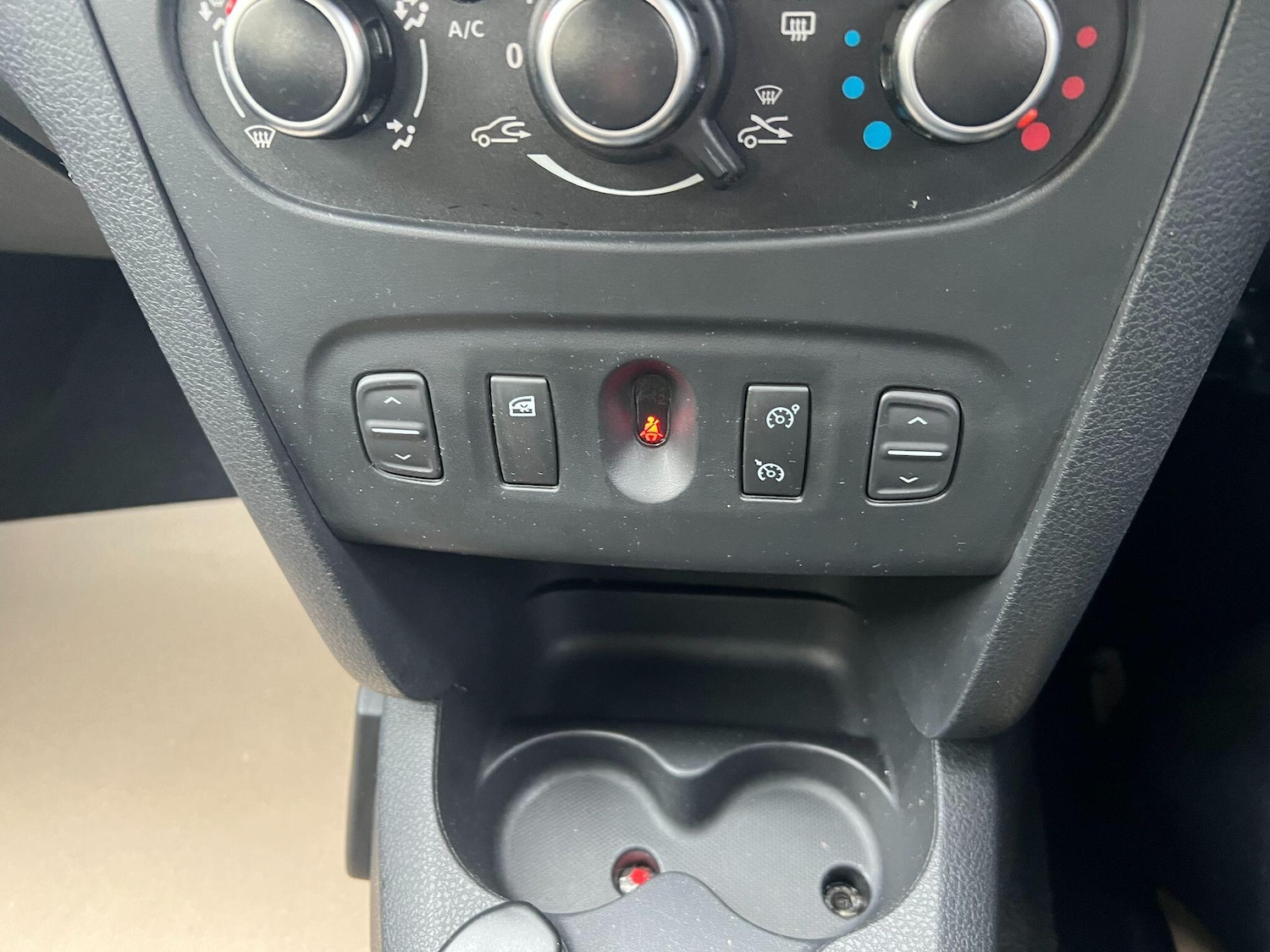 Used Dacia Sandero Stepway 2017 for sale - 77411437: Photo 11