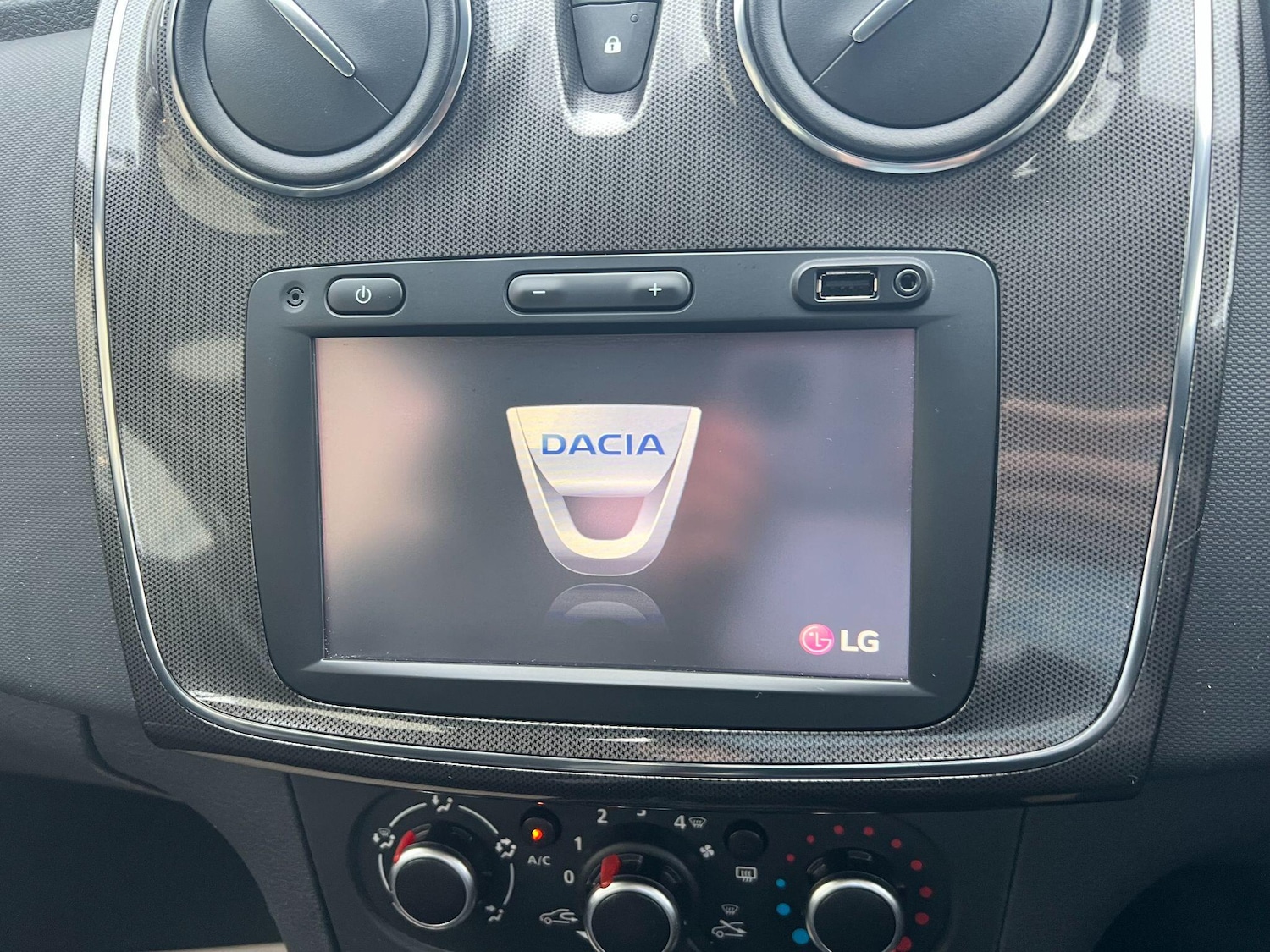 Used Dacia Sandero Stepway 2017 for sale - 77411437: Photo 16