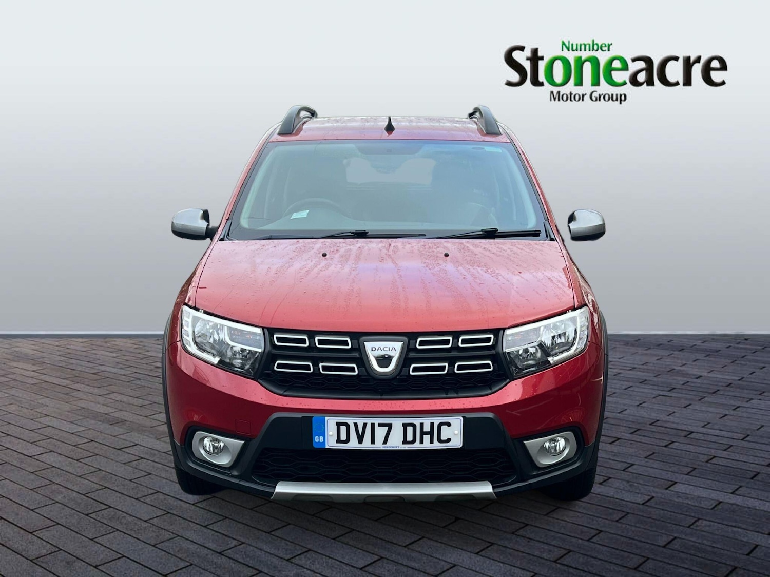 Used Dacia Sandero Stepway 2017 for sale - 77411437: Photo 2