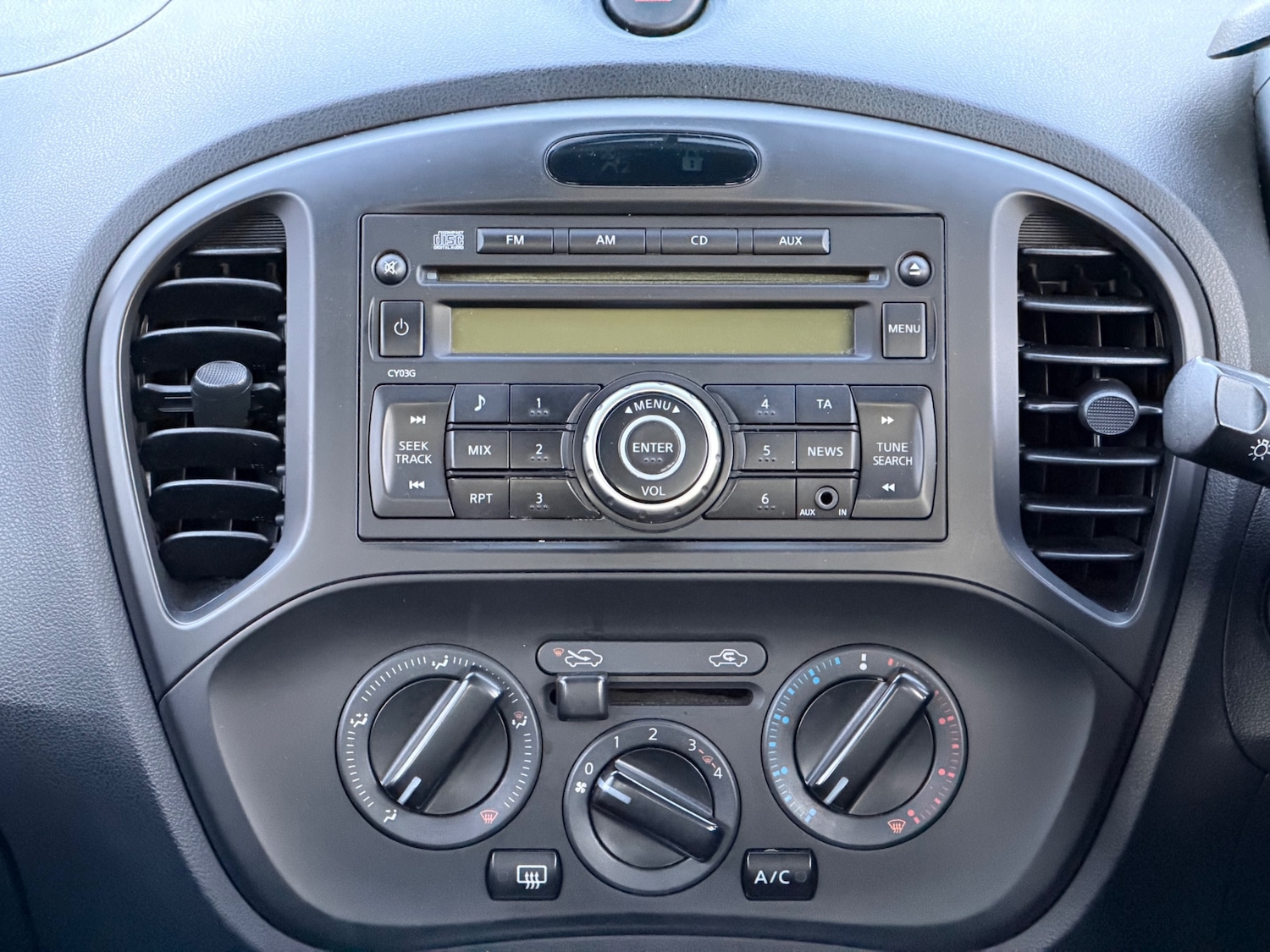 Used Nissan Juke 2011 for sale - 76765077: Photo 25