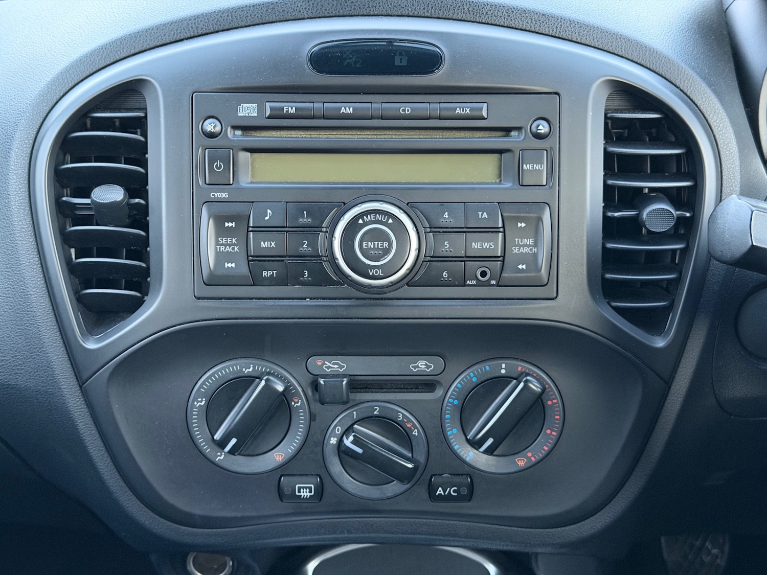 Used Nissan Juke 2011 for sale - 76765077: Photo 26