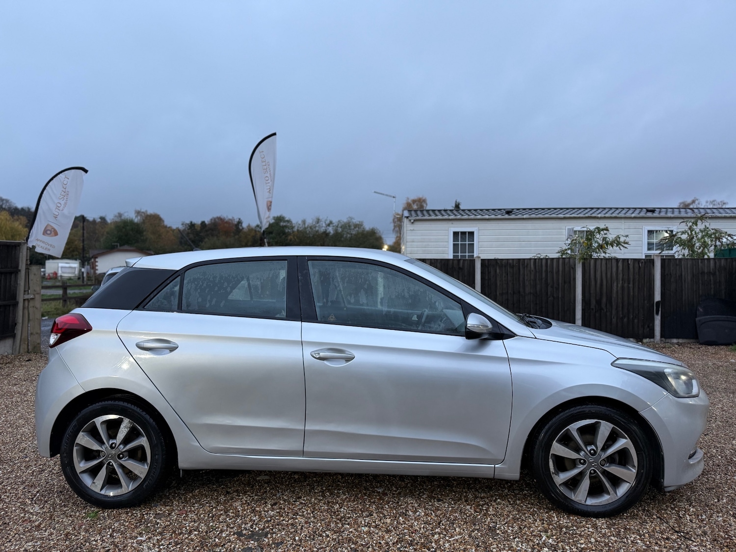 Used Hyundai i20 2015 for sale - 76766521: Photo 3