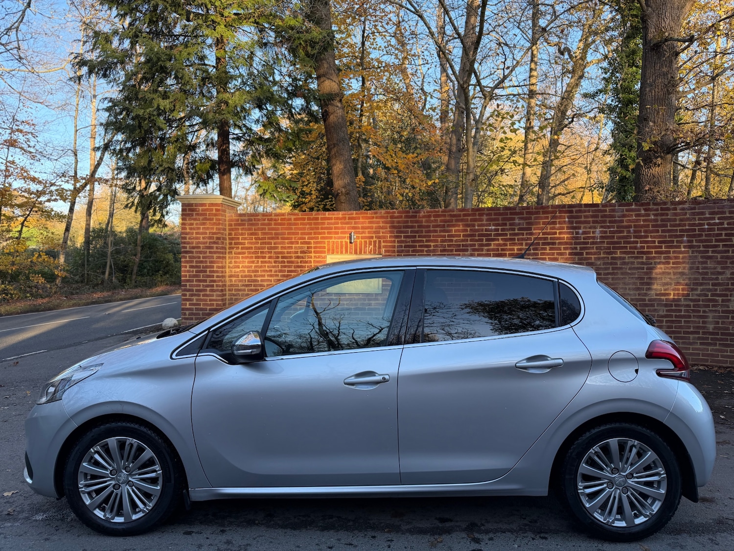 Used Peugeot 208 2015 for sale - 76766067: Photo 11