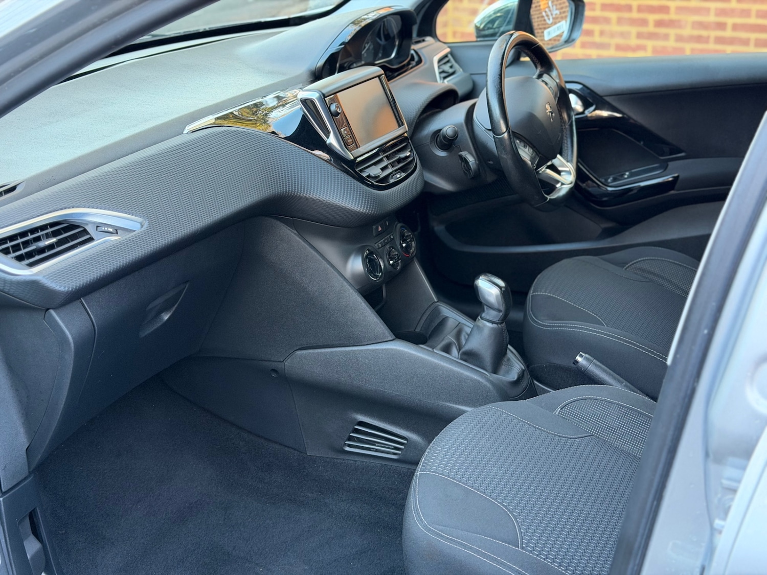 Used Peugeot 208 2015 for sale - 76766067: Photo 15