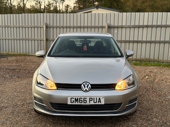 Used Volkswagen Golf 2017 for sale - 76626750: Photo