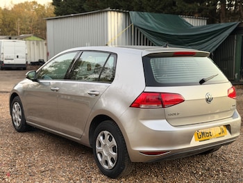 Used Volkswagen Golf 2017 for sale - 76626750: Photo