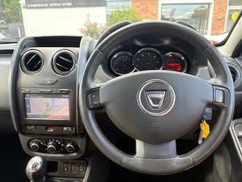 Used Dacia Duster 2016 for sale - 79462595: Photo