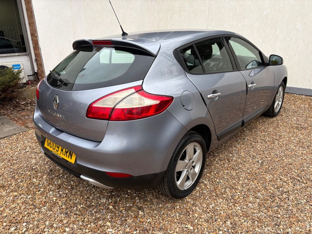 Used Renault Megane 2009 for sale - 77855468: Photo 18