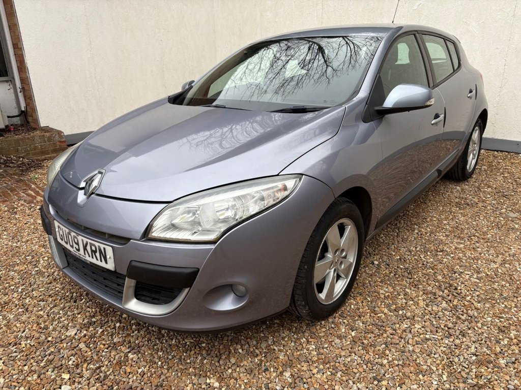 Used Renault Megane 2009 for sale - 77855468: Photo 2