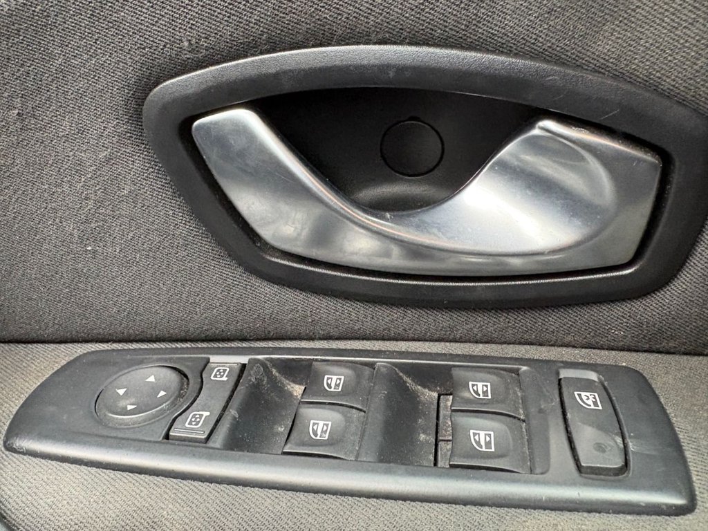 Used Renault Megane 2009 for sale - 77855468: Photo 20