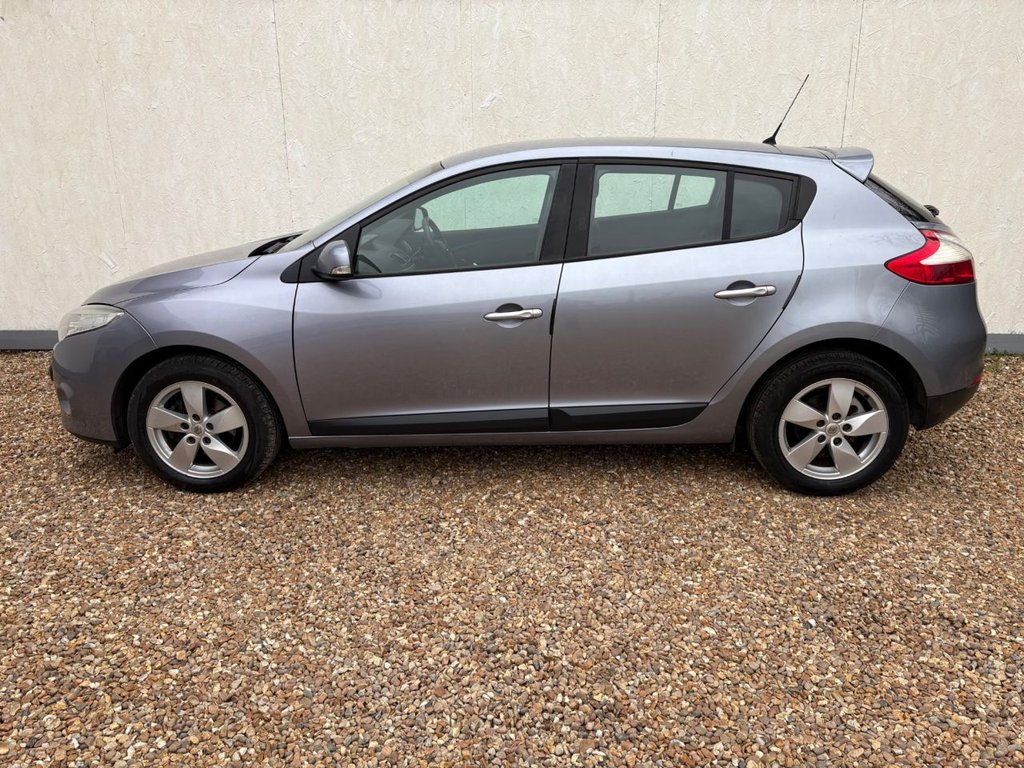 Used Renault Megane 2009 for sale - 77855468: Photo 9