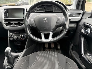 Used Peugeot 208 2017 for sale - 79254300: Photo
