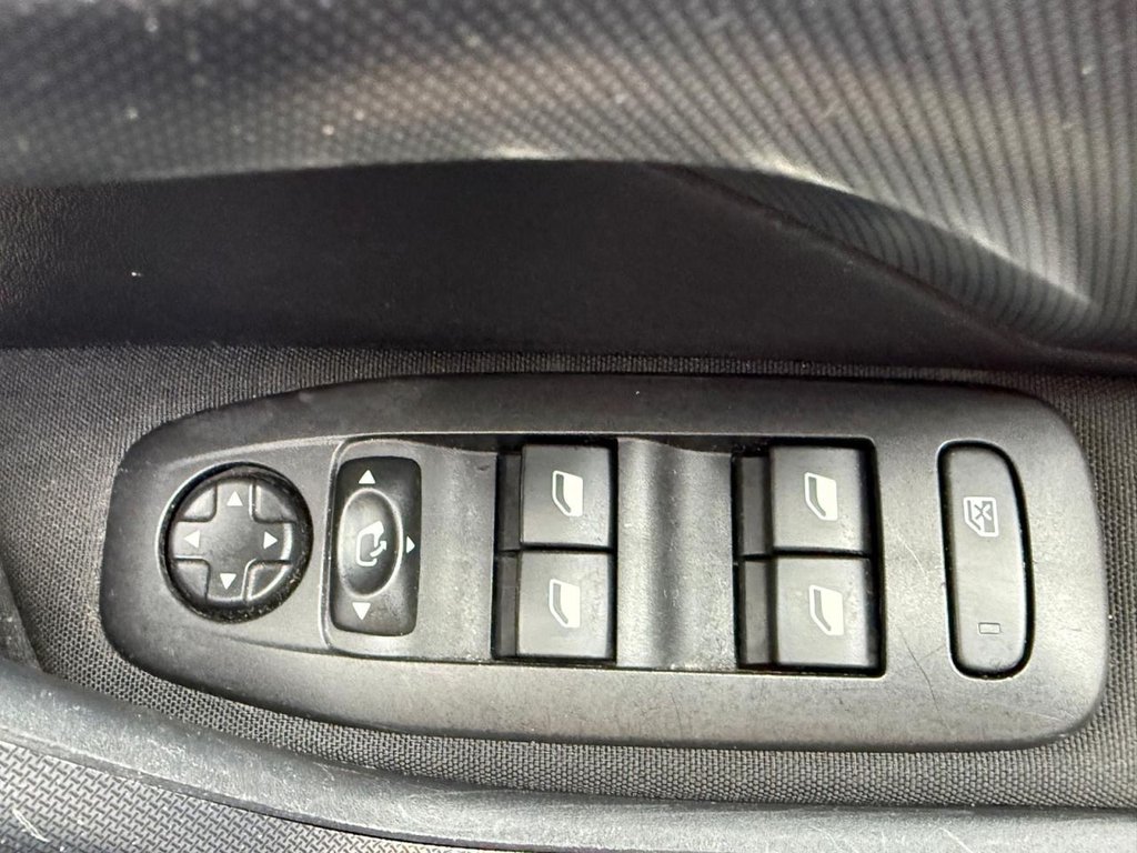 Used Peugeot 2008 2018 for sale - 77027002: Photo 33