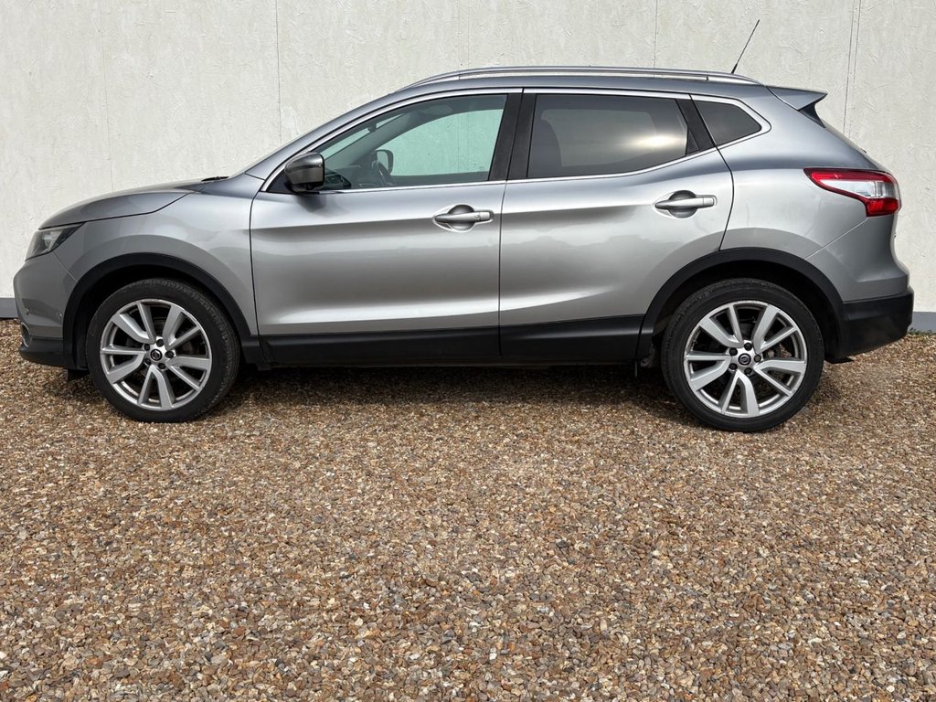 Used Nissan Qashqai 2015 for sale - 77959798: Photo 9