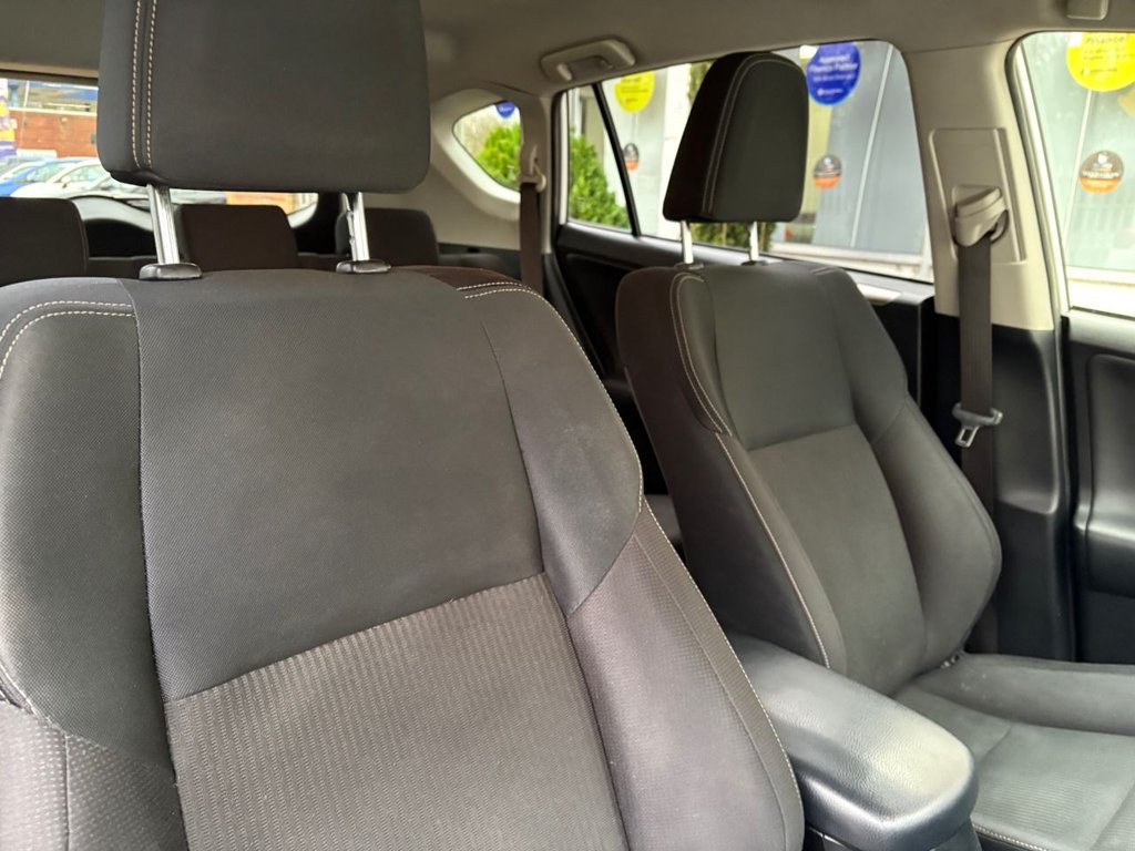 Used Toyota RAV4 2014 for sale - 77792109: Photo 10