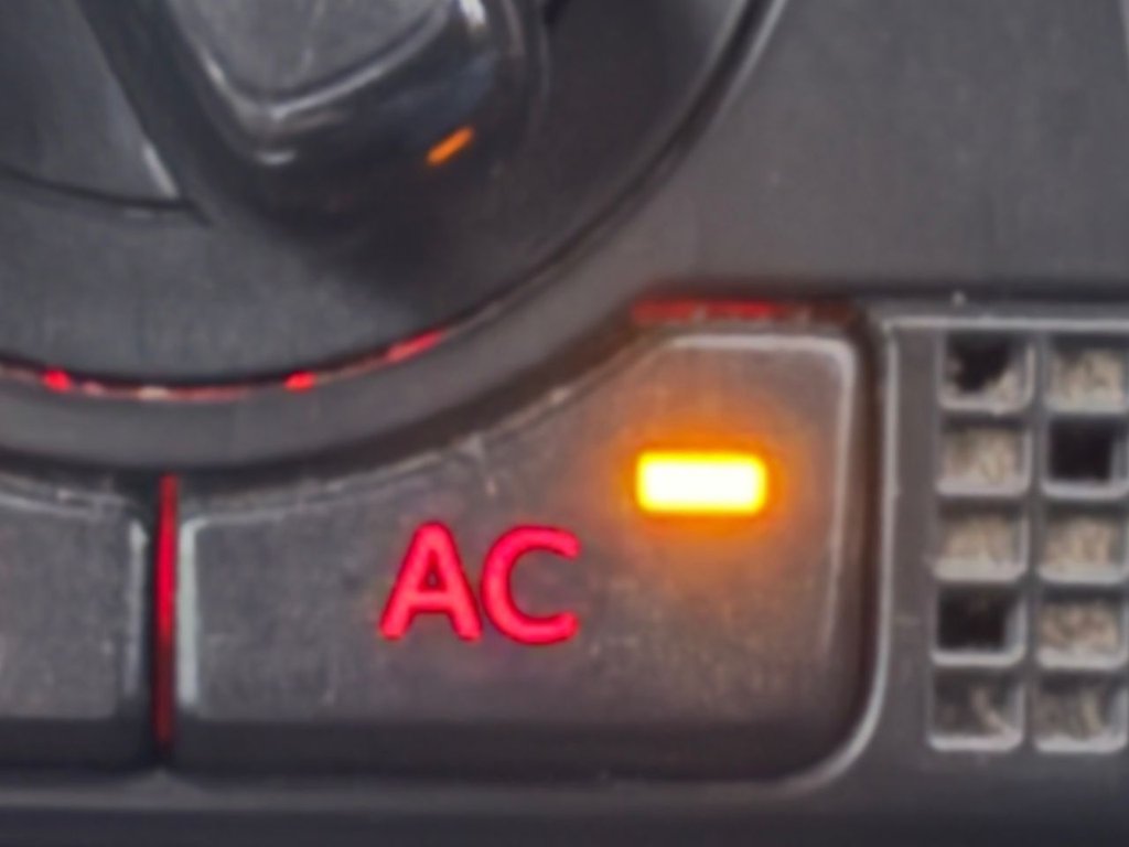 Used Volkswagen Polo 2010 for sale - 77547141: Photo 6