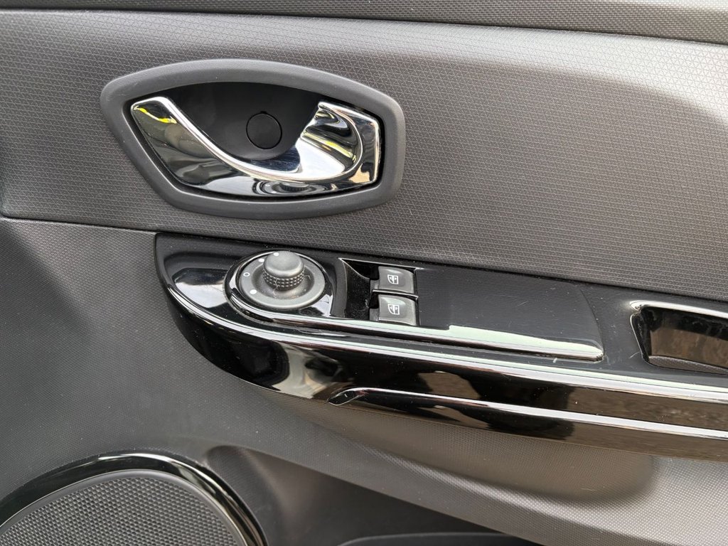 Used Renault Clio 2014 for sale - 77967292: Photo 19