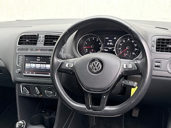Used Volkswagen Polo 2015 for sale - 78575276: Photo