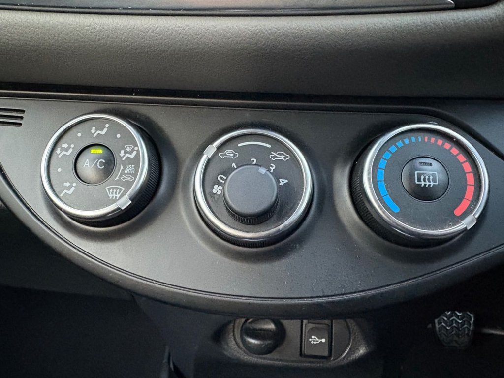 Used Toyota Yaris 2017 for sale - 77038000: Photo 31