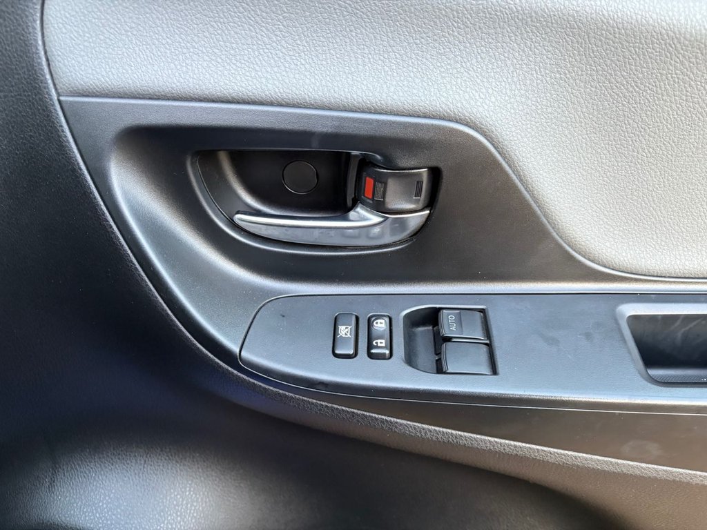 Used Toyota Yaris 2017 for sale - 77038000: Photo 38