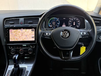 Used Volkswagen Golf 2019 for sale - 79587084: Photo