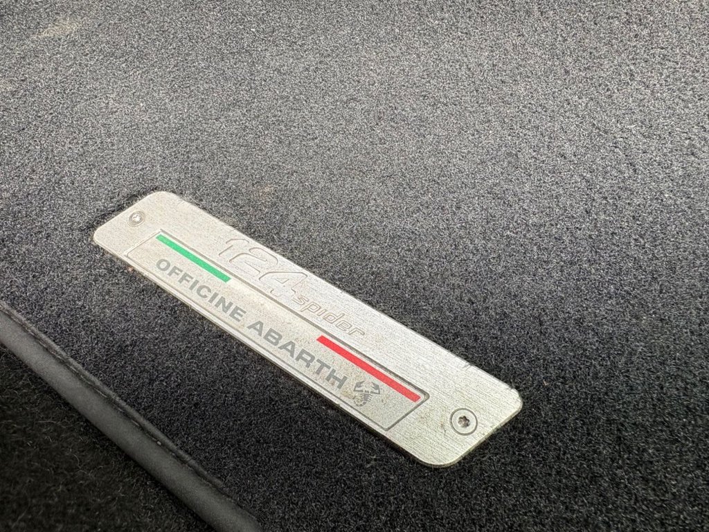 Used Abarth 124 Spider 2018 for sale - 78124609: Photo 37