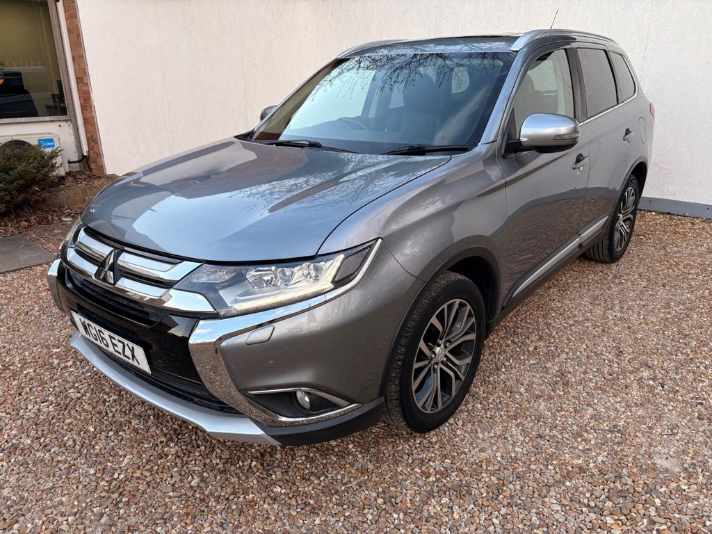 Used Mitsubishi Outlander 2016 for sale - 78167685: Photo 2