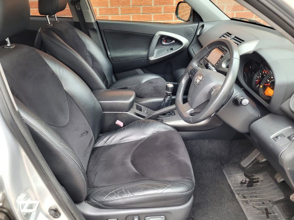 Used Toyota RAV4 2012 for sale - 76173139: Photo 17