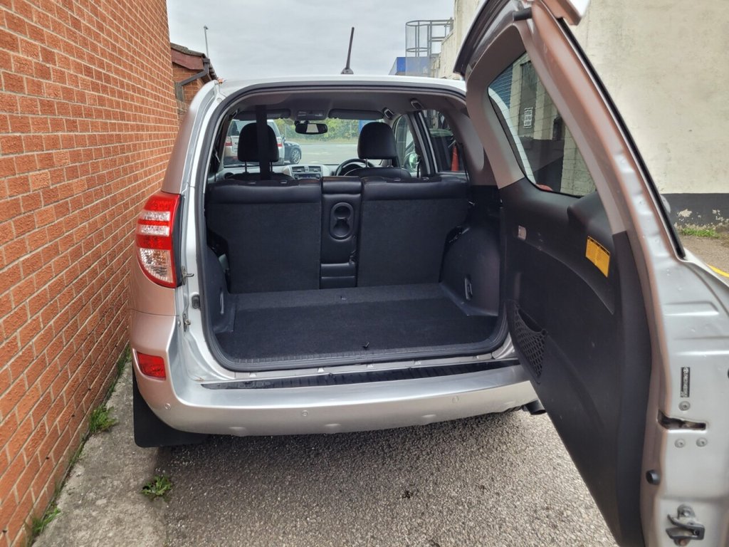 Used Toyota RAV4 2012 for sale - 76173139: Photo 38