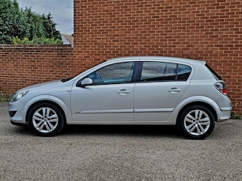 Used Vauxhall Astra 2010 for sale - 75194600: Photo